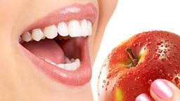 <b>3. </b>The right way to brush your teeth