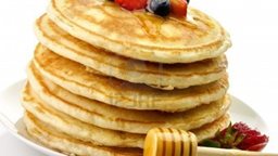 <b>3. </b>Learn how to prepare original pancakes at home 