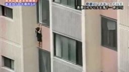 <b>5. </b>بالفيديو...سقوط طفلة من الطابق السادس اثناء الاختباء في لعبة "الغميضة" 