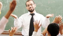 <b>3. </b>قـم للمعلم وفـه التبجيلا ... كـاد المعلم ان يكون رسولا