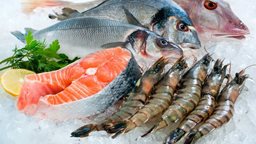 <b>5. </b>Is eating fish along with milk harmful?