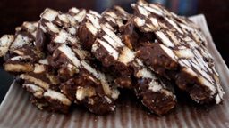 <b>5. </b>An easy Lazy cake recipe