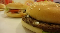 <b>3. </b>الوجبة العائلية المتنوعة من برجر كنج