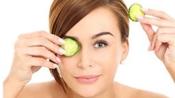 <b>3. </b>Cucumber Slices remedy for Puffy Eyes