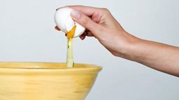<b>5. </b>Try the Egg hair mask for healthier and better looking hair