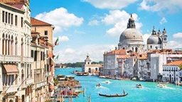 <b>1. </b>Venice ... an amazing destination for your second honeymoon