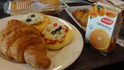 <b>5. </b>Breakfast at Dar Al Shifa's Cafeteria