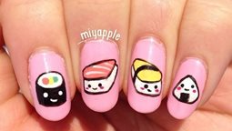 <b>2. </b>بالصور ... طلاء أظافر على شكل سوشي