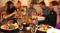 <b>4. </b>3 أخطاء يجب تجنبها اذا دُعينا الى حفل عشاء