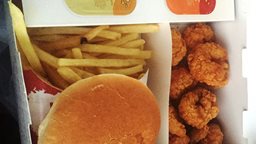 <b>1. </b>See what KFC Zinger Shrimpo looks like