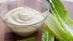 <b>3. </b>طريقة تحضير صلصة او صوص السيزر في البيت