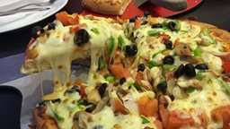 <b>5. </b>Lunch at Pizza Inn True Value Branch