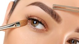 <b>5. </b>ما هي تقنية الـ مايكرو بلايدنغ Micro Blading للحواجب؟