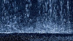 <b>4. </b>Heavy Rain Hitting Kuwait - Check Emergency Tips