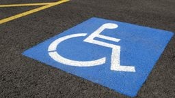 <b>5. </b>شروط وعقوبة الوقوف في مواقف ذوي الإعاقة في دولة الكويت