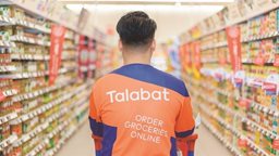 <b>1. </b>كارفور تتعاون مع تطبيق "طلبات" لتعميم خدمة توصيل المواد الغذائية والبقالة إلى دول المنطقة