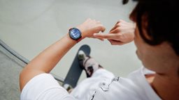 <b>2. </b>New HUAWEI WATCH GT 2e: Two weeks battery life and health monitoring modes
