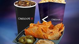 <b>1. </b>‎جميع وجباتك الخفيفة المفضلة من سينما سينسكيب متوفرة للطلب اونلاين