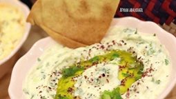 <b>4. </b>Hummus with Labneh dipping recipe