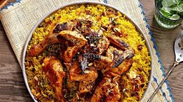 <b>1. </b>Chicken Mandi Recipe by Maggi Arabia
