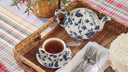 <b>1. </b>كيف بدأت عادة شرب الشاي المعروفة بـ Tea Time؟