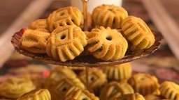 <b>2. </b>تعرف على مكونات معمول السميد الفاخر