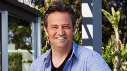 <b>3. </b>محبي مسلسل "الأصدقاء" (Friends) يودعون النجم ماثيو بيري