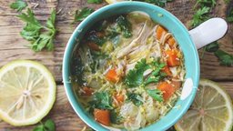 <b>1. </b>Healthy and Rich Chicken Vermicelli Soup Recipe