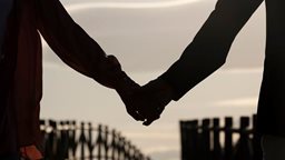 <b>4. </b>متى يتعلّق الرجل بالمرأة تعلّق غير صحّي؟