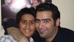 <b>4. </b>صورة قديمة ورسالة من الممثل احمد ايراج الى الفنان بدر الشعيبي
