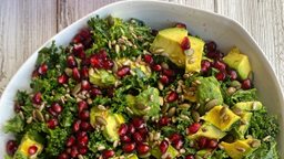 <b>1. </b>Special Refreshing Salad for Kale Lovers
