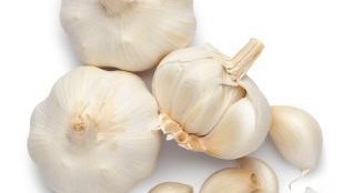 How to get rid of the garlic odor from both your mouth and hands?
