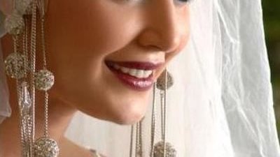 بالصور...اطلالة بعض النساء المشهورات من العالم العربي يوم زفافهن 