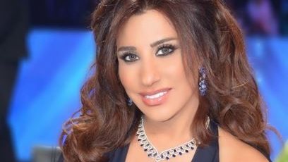 بالفيديو...شاهد ردة فعل نجوى كرم عندما رمى الجمهور الدولارات عليها