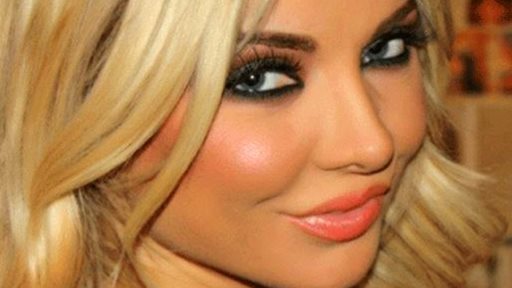 ميريام كلينك تطلق على حمارتها اسم فيروز!