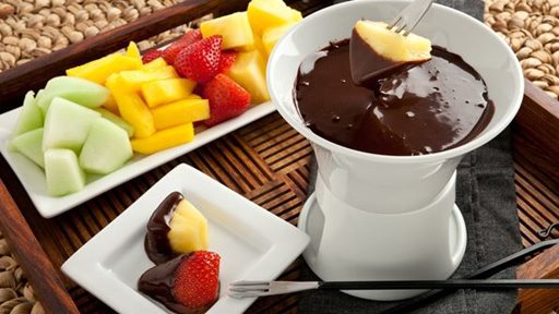 Get the complete Fondue sets from Safat Home