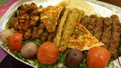 مشويات من مطعم ومشويات الريف اللبناني