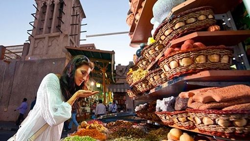 سوق التوابل في منطقة ديرة في دبي