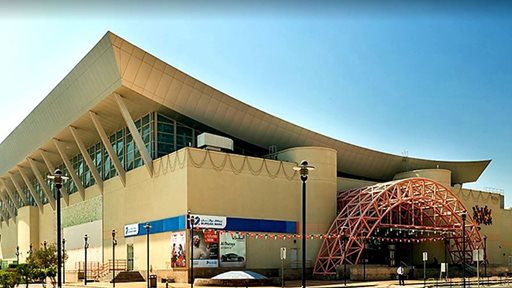 مجمع ديسكفري سنتر في الكويت مغلق للبناء والتطوير