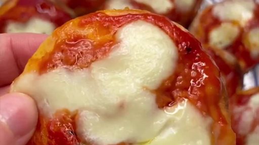 How to Prepare Instant Oven Mini Pizzas at Home