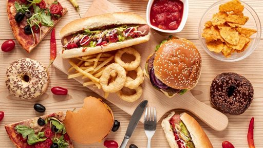 Why do many people prefer Fast Food Restaurants?