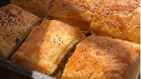 مكونات بوريك اللحم والجبن على طريقة الشيف عثمان