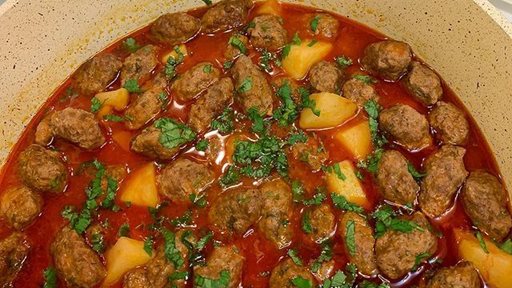 يخنة كفتة مع بطاطا ورز بالشعيرية