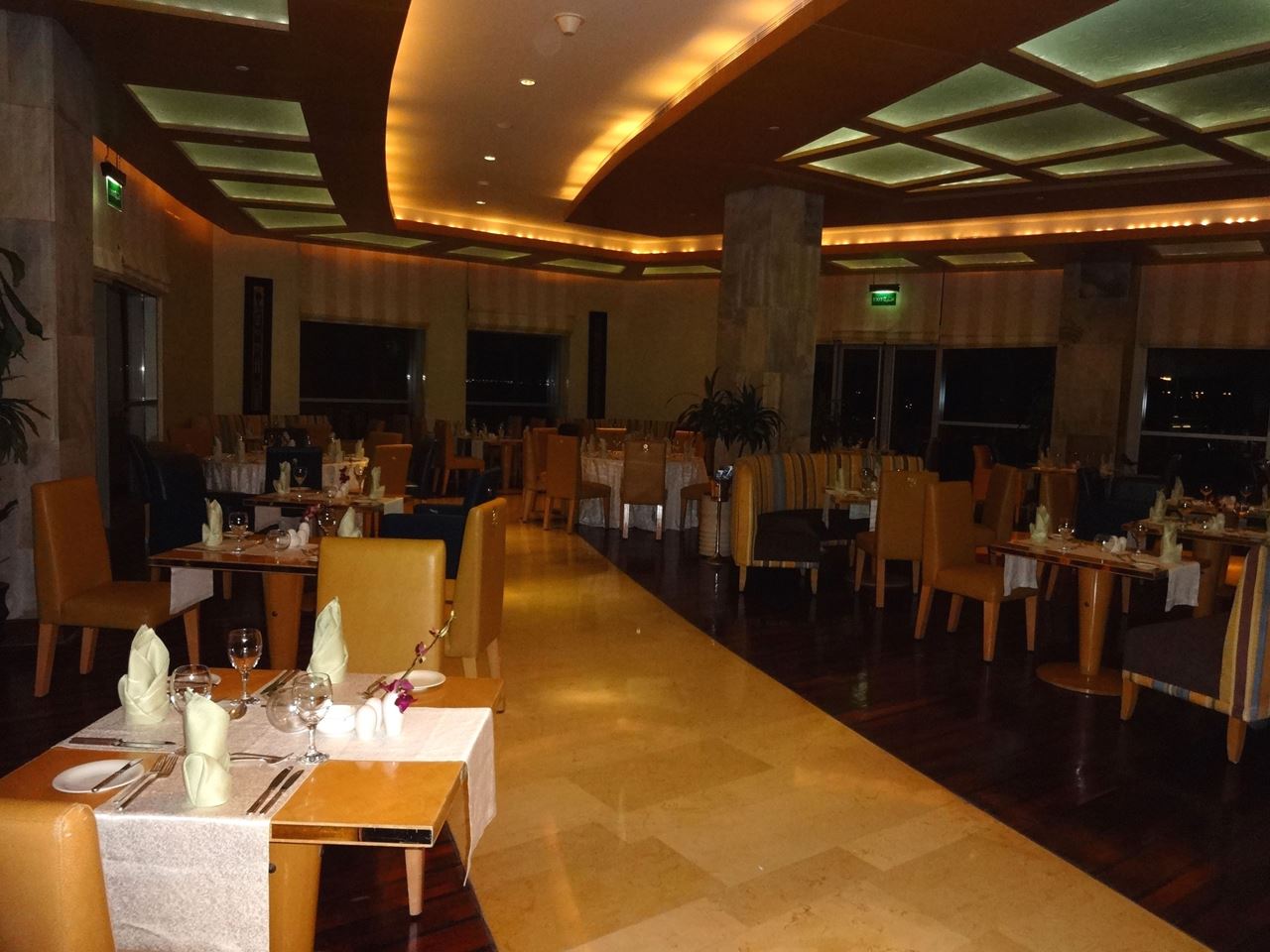 Buffet Dinner at Atlantis Restaurant in Marina Hotel