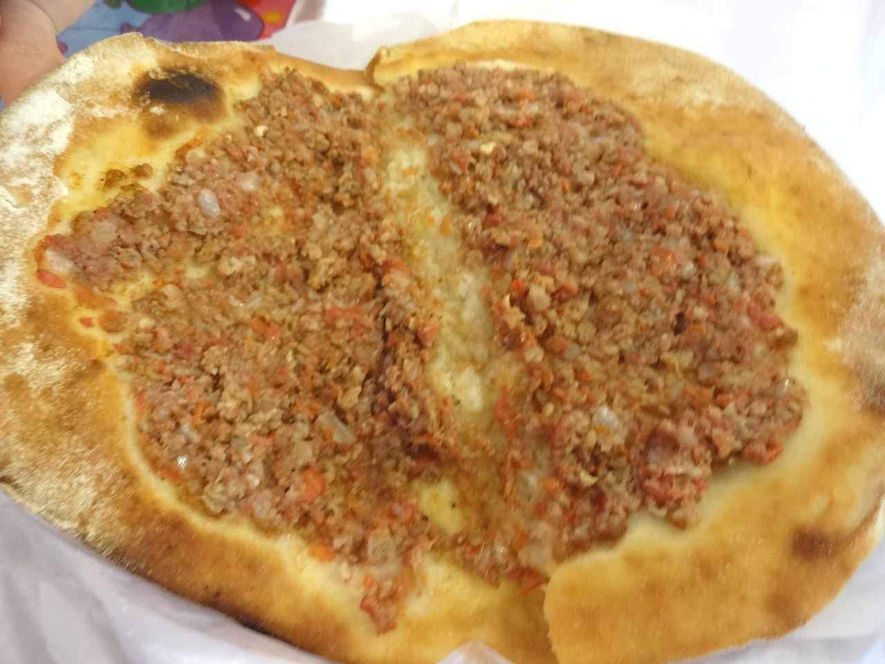Pizza and Lahm B'ajin Al-Reef Al-Lebnani