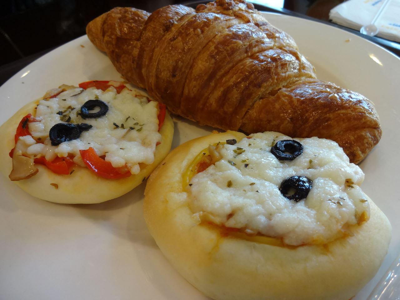 Breakfast at Dar Al Shifa's Cafeteria