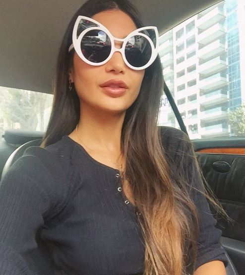 صور ... خبيرة الأزياء اللبنانية أليس عبدالعزيز بأغرب النظارات الشمسية
