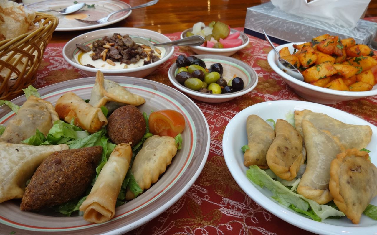 غداء رائع في مطعم الطربوش في الجراند أفنيوز