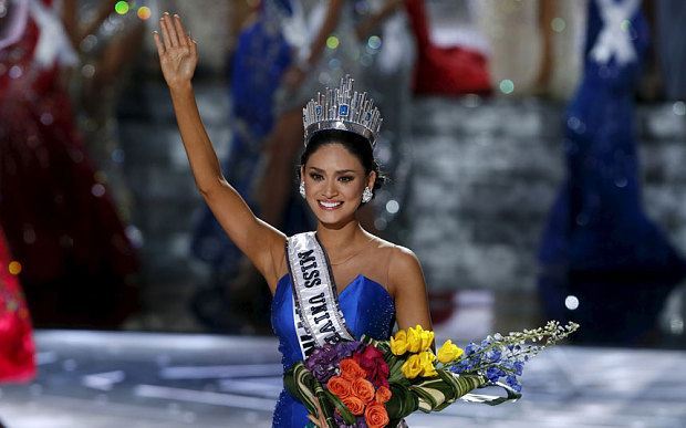 ملكة جمال الفلبين بعد تتويجها كملكة جمال الكون 2015