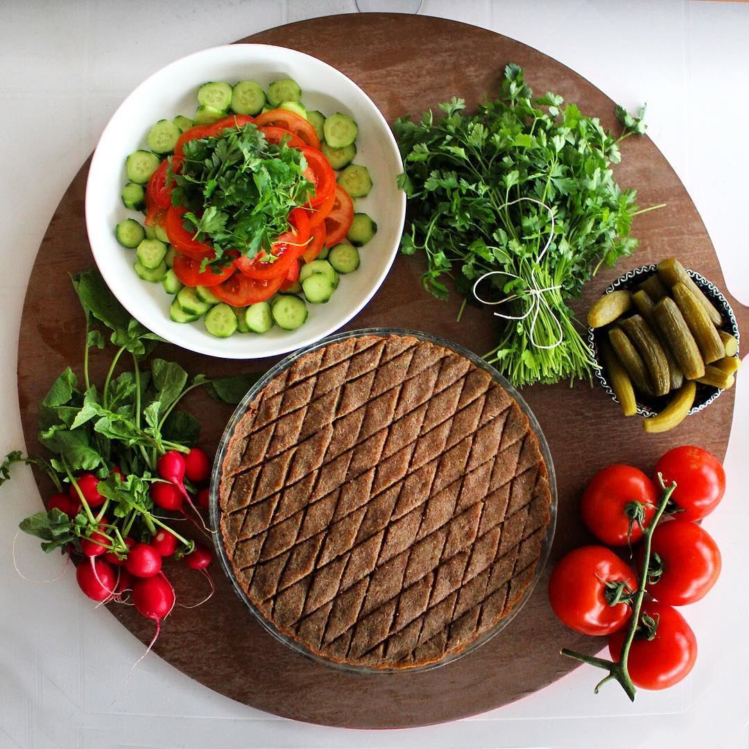 Kibbe bl Sayniye with Vegetables